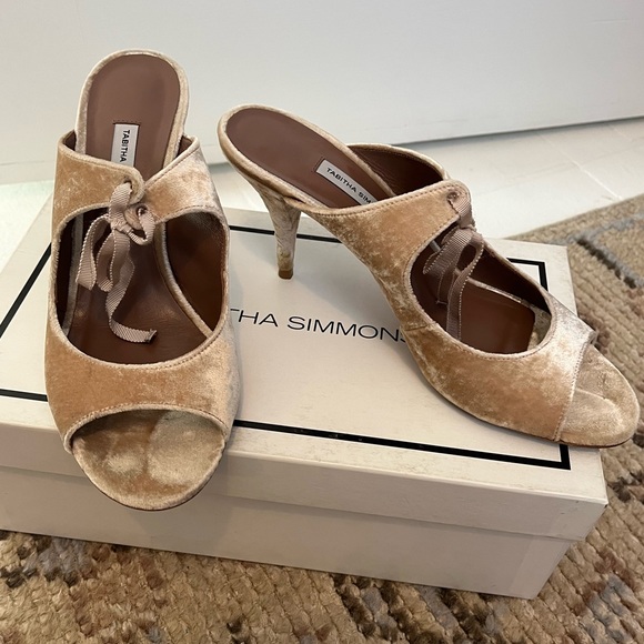 Tabitha Simmons Helene Blush Velvet Heeled Sandals EU 39.5 (Would fit US sz 9) - Picture 2 of 10